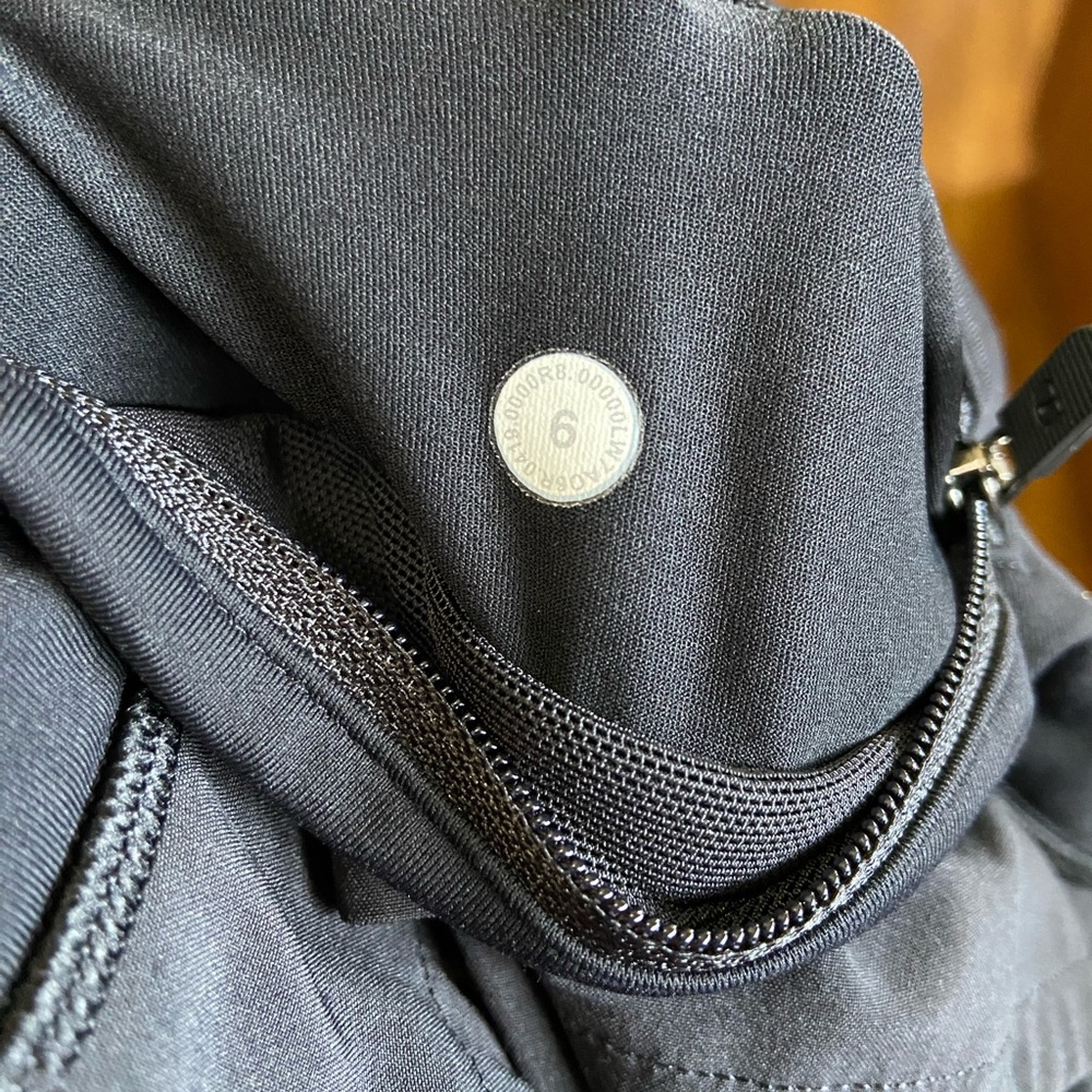 Lululemon shorts - Picture 4 of 4